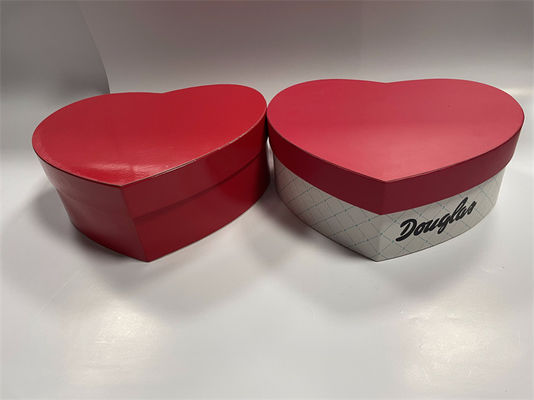 ISO9001 Eco Paperboard Gift Boxes Heart Shaped With Spot Color Printing